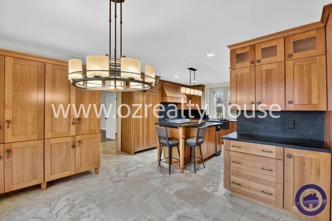 Building Photo - 25101 W River Rd