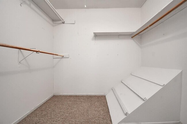 Building Photo - 11525 Burdine St