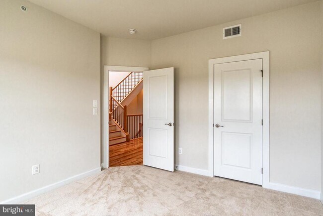 Building Photo - 43375 Whitehead Ter