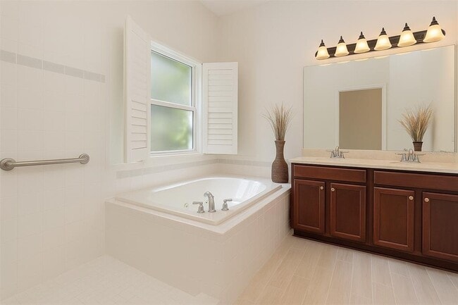 Building Photo - 9939 Indigo Bay Cir