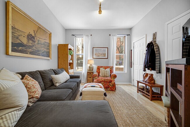 Building Photo - 2255 N Janssen Ave