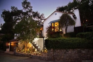 Building Photo - 2925 Graceland Way