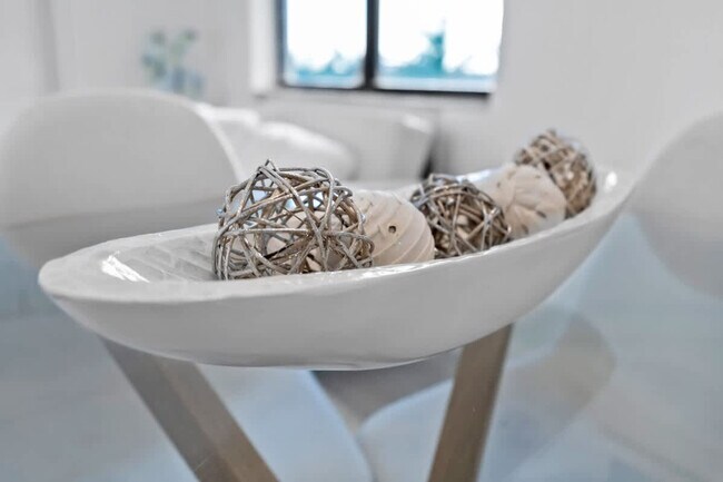 Building Photo - 321 Wilson St