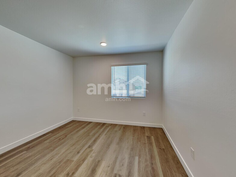 Building Photo - 4531 S 97th Dr