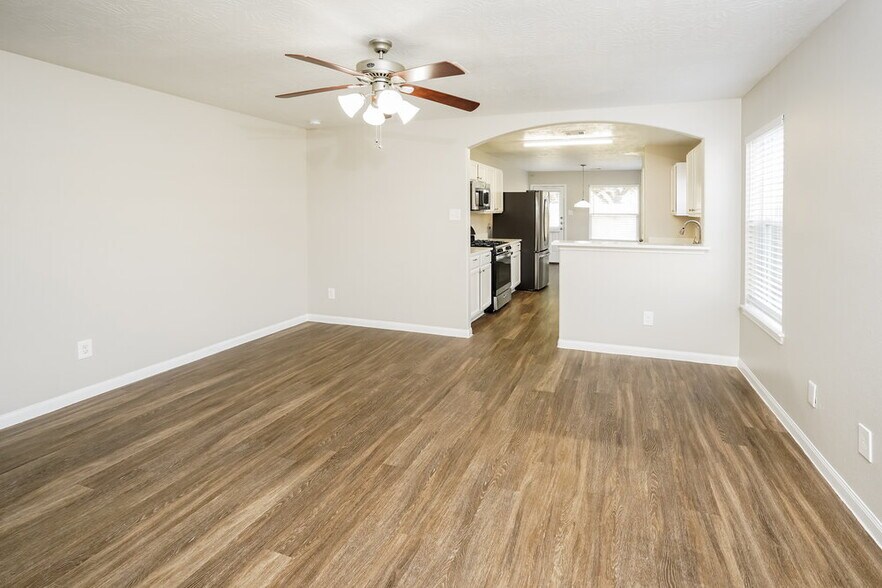 Building Photo - 5707 Mid Way