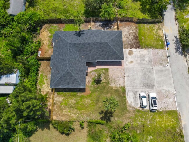 Building Photo - 9370 Hi Dr