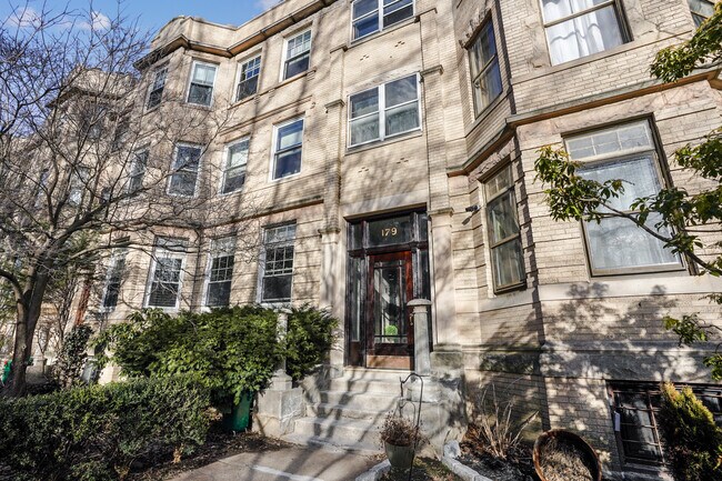 Building Photo - Babcock Street