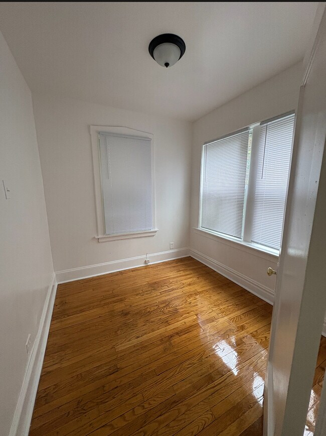 Building Photo - 7741 S Yates Blvd