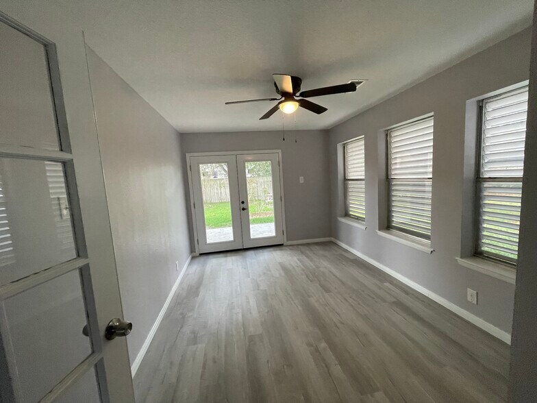 Study or 4th Bedroom - 2718 19th Ave N