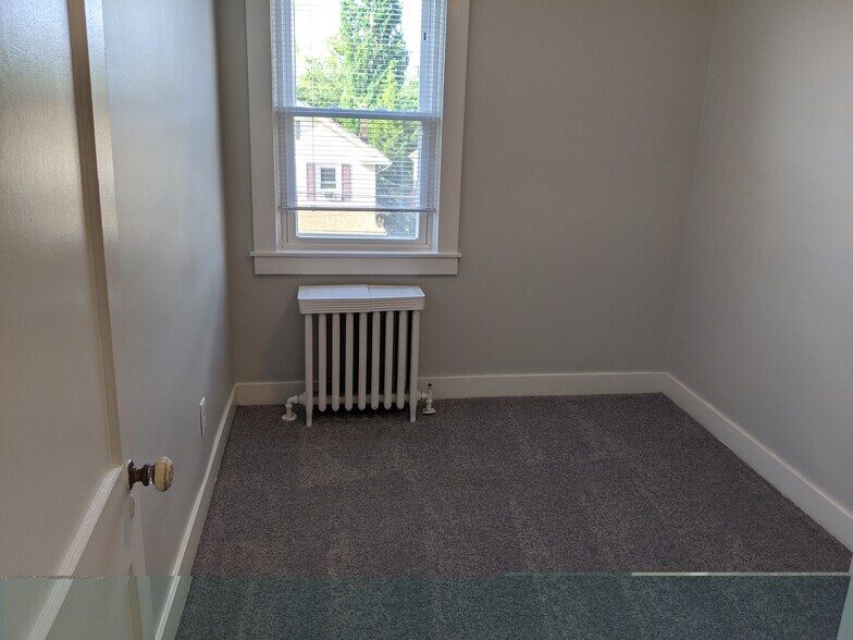 Building Photo - 1006 Flemington St