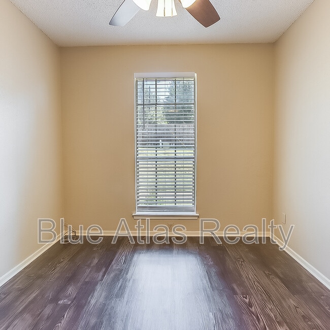 Building Photo - 610 Lillard Rd