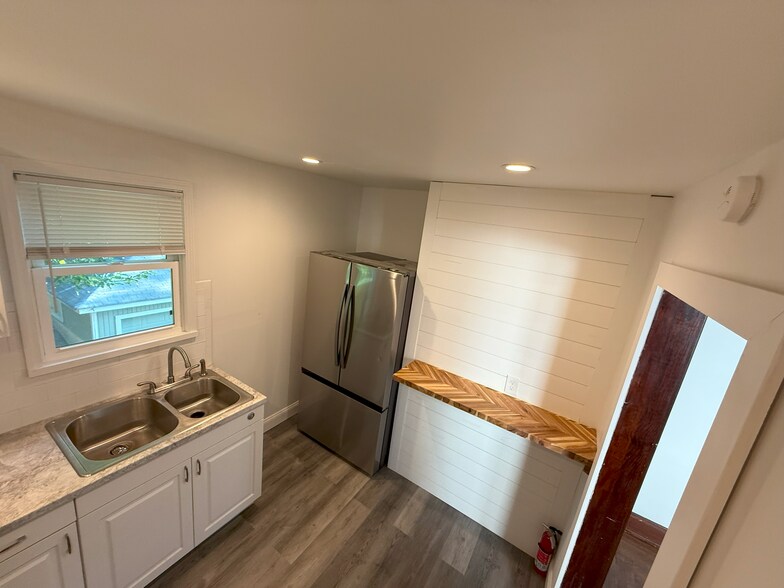 Kitchen 2 - 2634 Melrose Ave