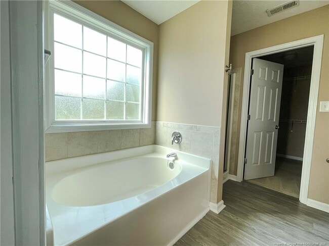 Building Photo - 395 Americana Dr
