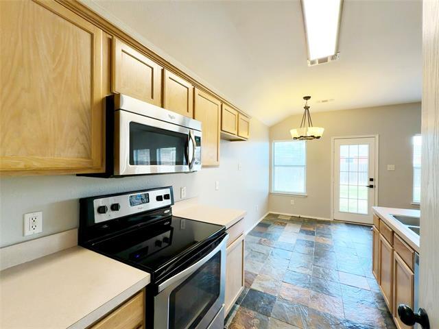 Building Photo - 9013 Winding River Dr