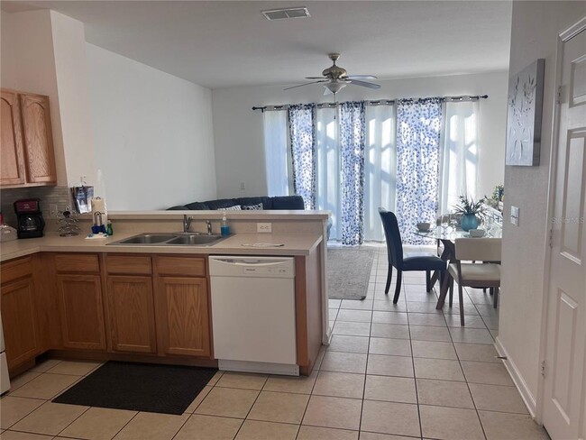 Building Photo - 2568 Maneshaw Ln