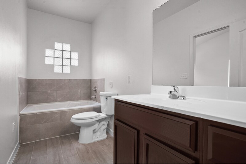 Building Photo - 612 Cedarwood Ave
