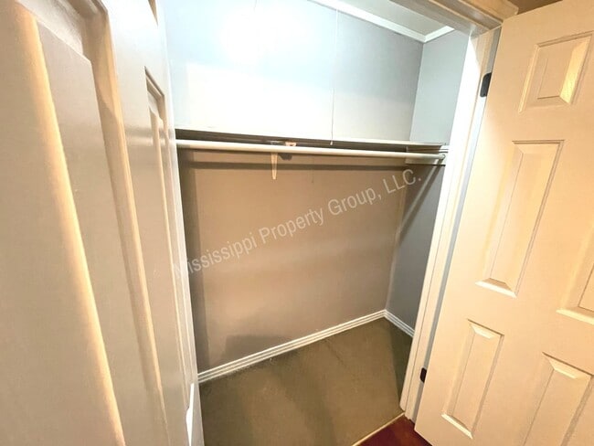 Building Photo - 4BR/2BA Home