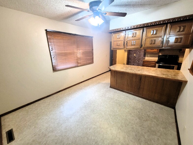 Building Photo - 1709 N Brunswick Ln