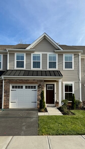 Front View - 8 Owen Ct