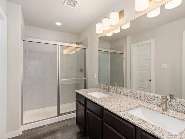 Building Photo - Creekside Curve