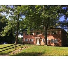 Building Photo - Condo in Raleigh Woods Available NOW!