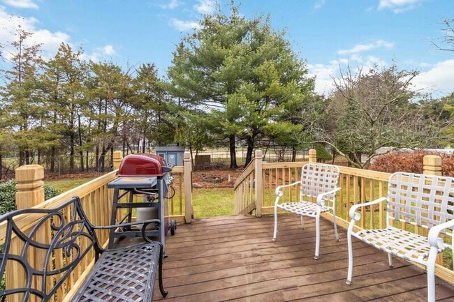 Building Photo - 24 Alton Dr