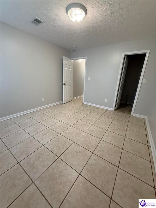 Building Photo - 624 Potomac Ct