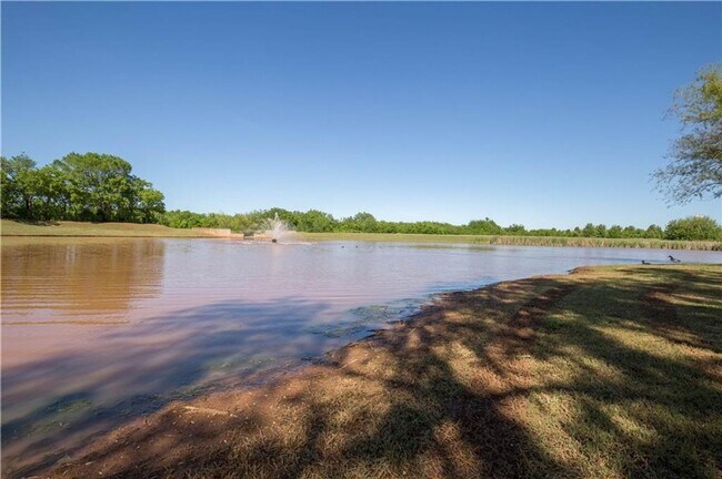 Building Photo - 4 Bedroom Home with Upstairs Bonus room in Edmond
