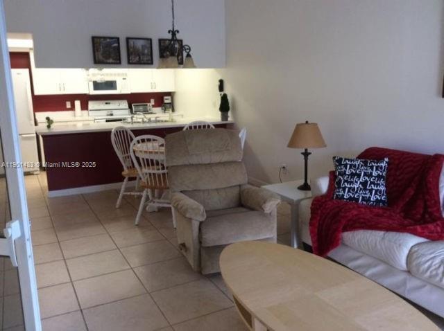 Building Photo - 653 Waterside Dr