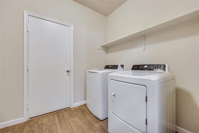 Building Photo - 3205 Ortman Dr