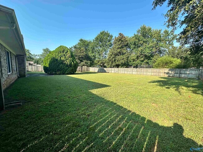 Building Photo - 7520 SW Clubfield Dr
