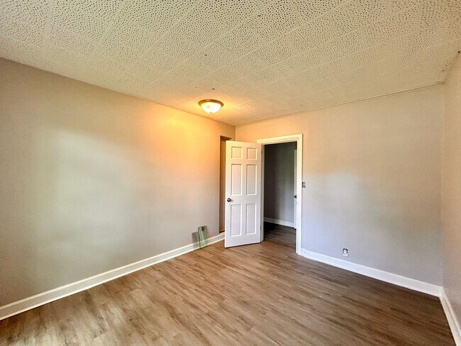 Building Photo - 1783 Sanford St