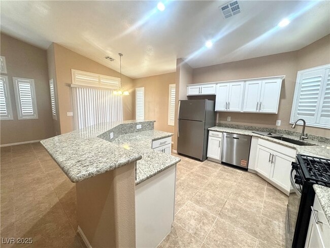 Building Photo - 7396 Bedford Pine Ct