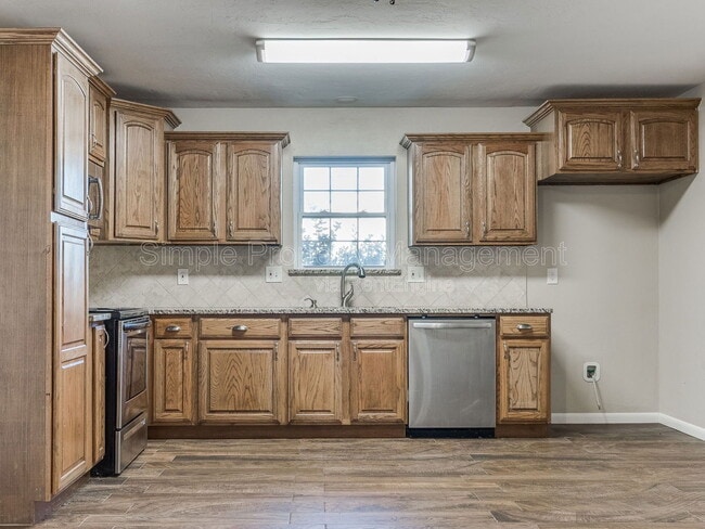 Building Photo - 921 Harrison St