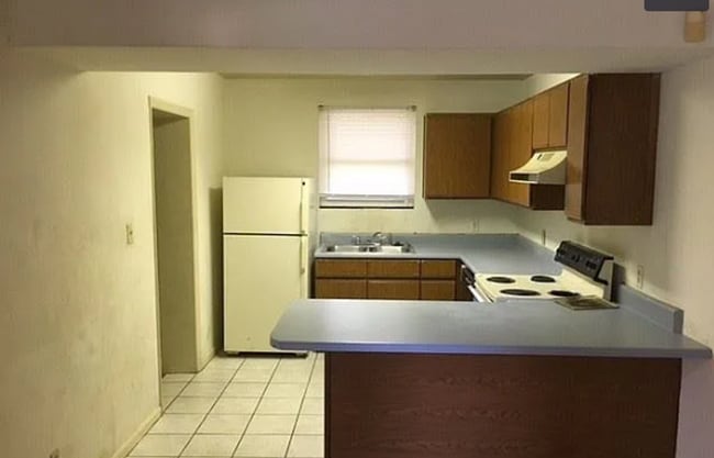 Building Photo - 1670 Pepper Dr