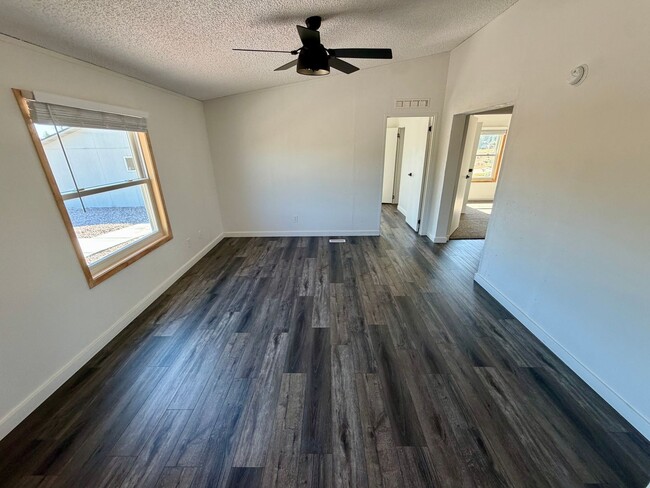 Building Photo - 6770 Silver Fox Ct