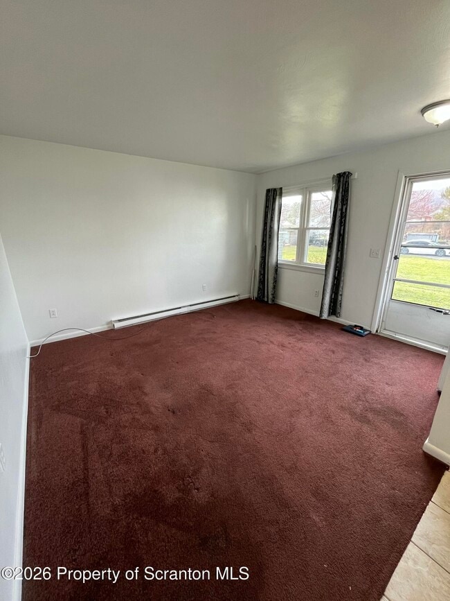 Building Photo - 612 Oak St