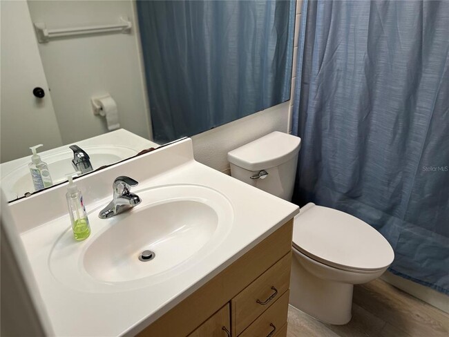 Building Photo - 333 Woodlake Wynde