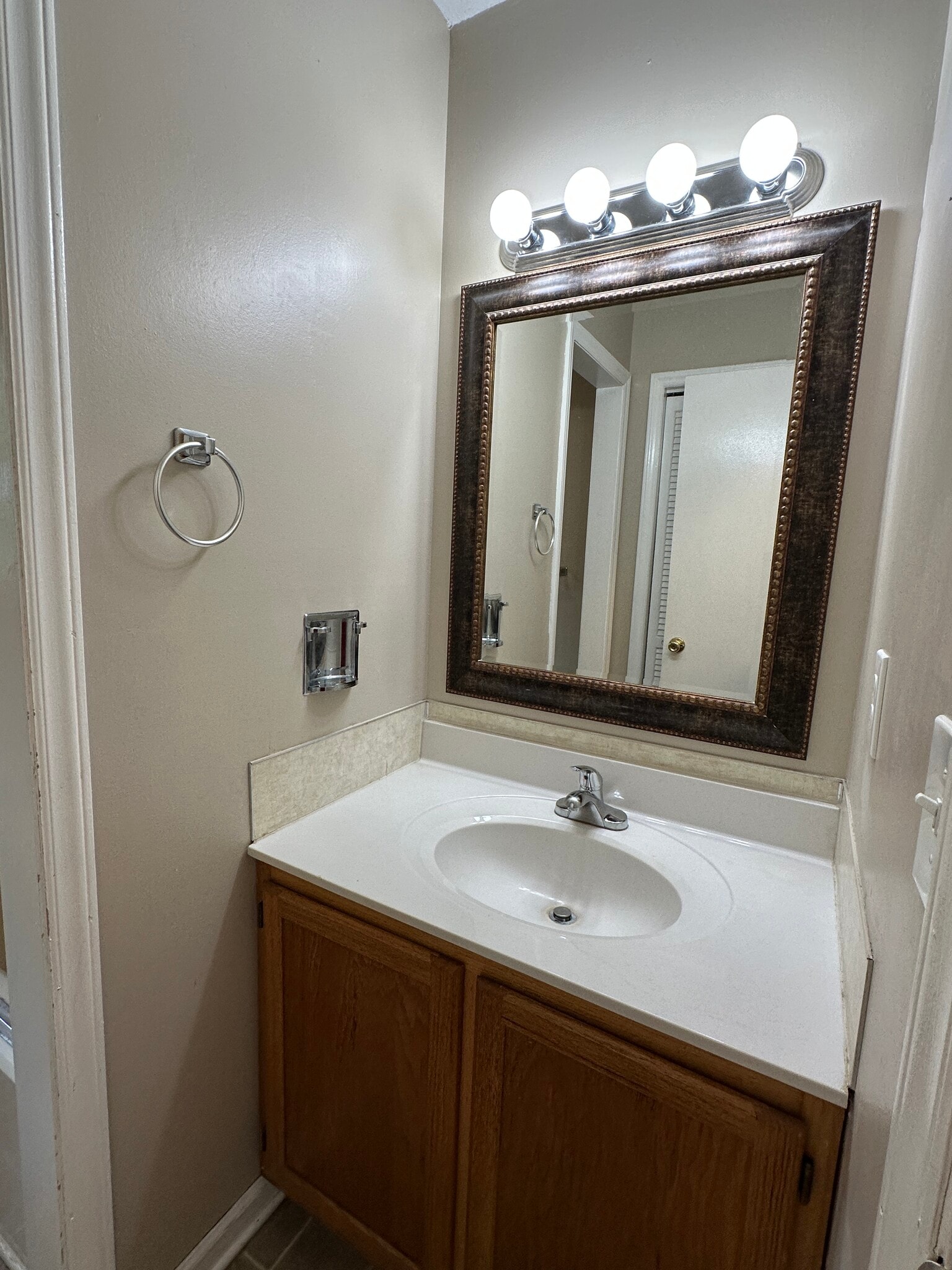 Building Photo - 78B Dries Dr