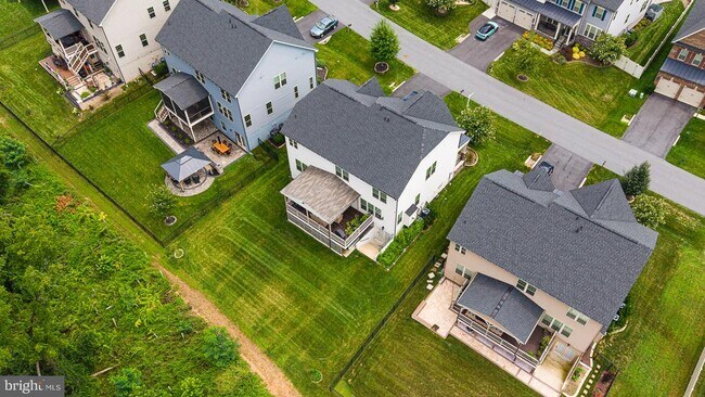 Building Photo - 7142 Starmount Ct