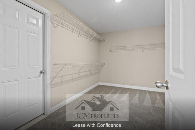 Building Photo - 104 Chickadee Trl