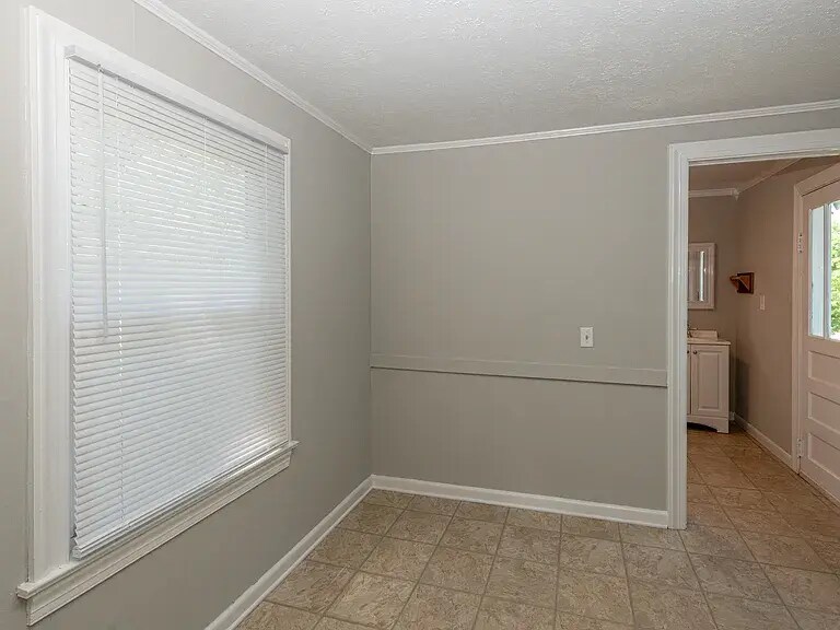 Building Photo - 609 Watkins Rd