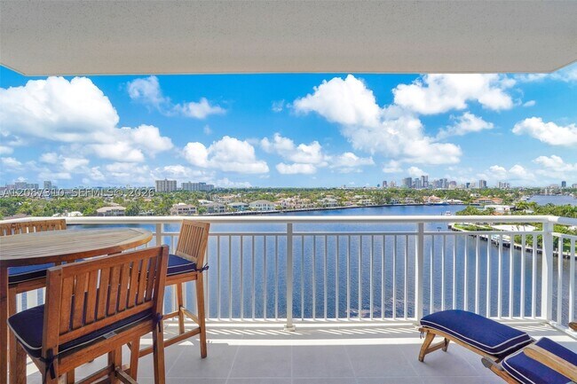 Building Photo - 511 Bayshore Dr