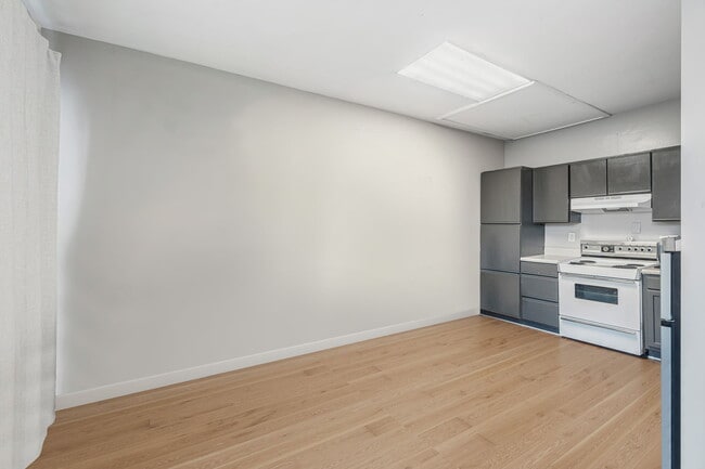 Building Photo - 1606 Laurel Ave