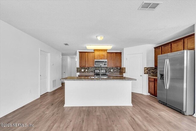 Building Photo - 10281 Magnolia Hills Dr