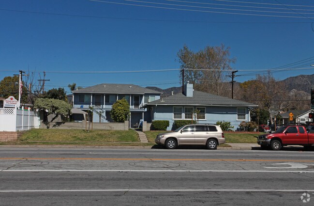 Primary Photo - 1701 W Victory Blvd