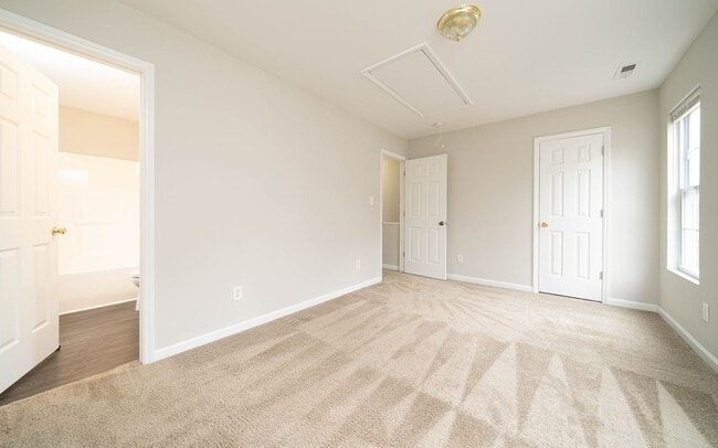 Building Photo - 3 Bedroom 2 1/2 Bathroom Home- Close to Downtown Clayton- Available August 1st!