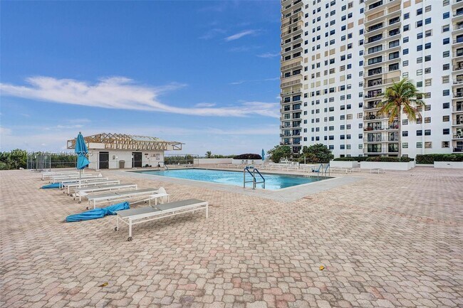 Building Photo - 1201 S Ocean Dr