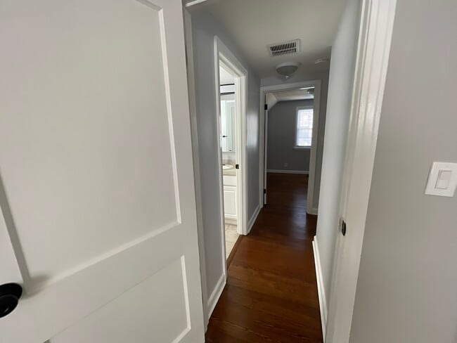 Building Photo - 34 Monroe St