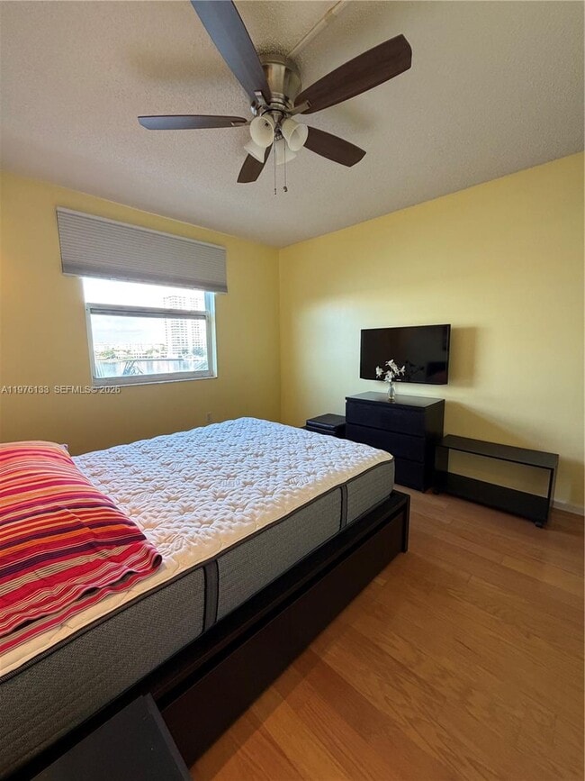 Building Photo - 17100 N Bay Rd